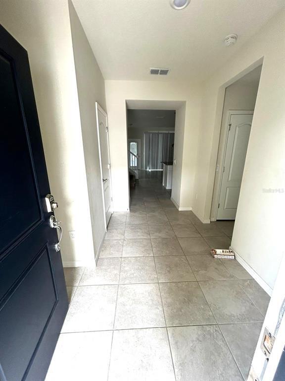 Building Photo - 7151 Oakmoss Loop