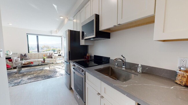 Interior Photo - 345 6th