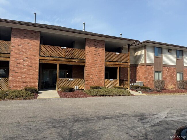 Building Photo - 16525 Woodlane