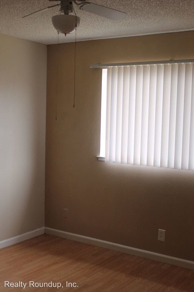 Foto del edificio - 2756 Burlington Pl