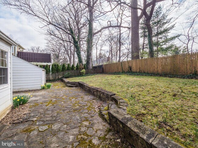 Building Photo - 5208 Glenwood Rd