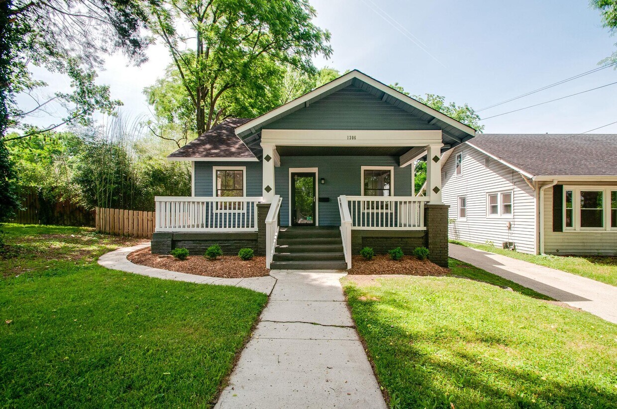 Primary Photo - 1306 Douglas Ave