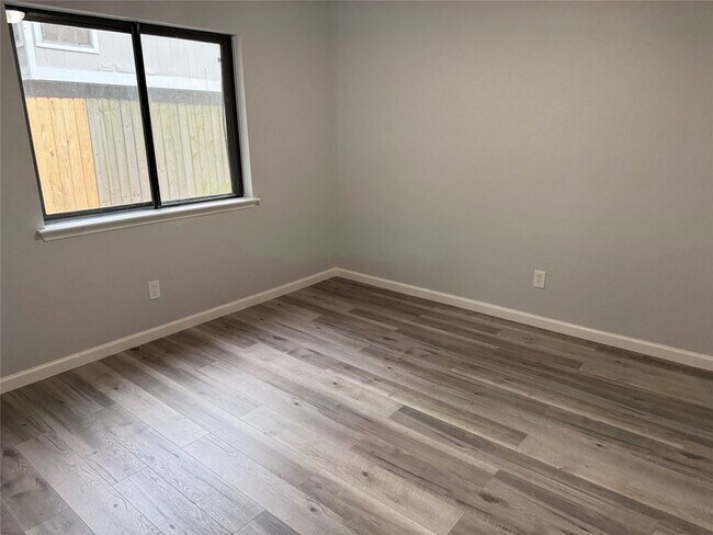 Building Photo - 6311 Dawnridge Dr