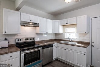Building Photo - 404 Paines Ave NW