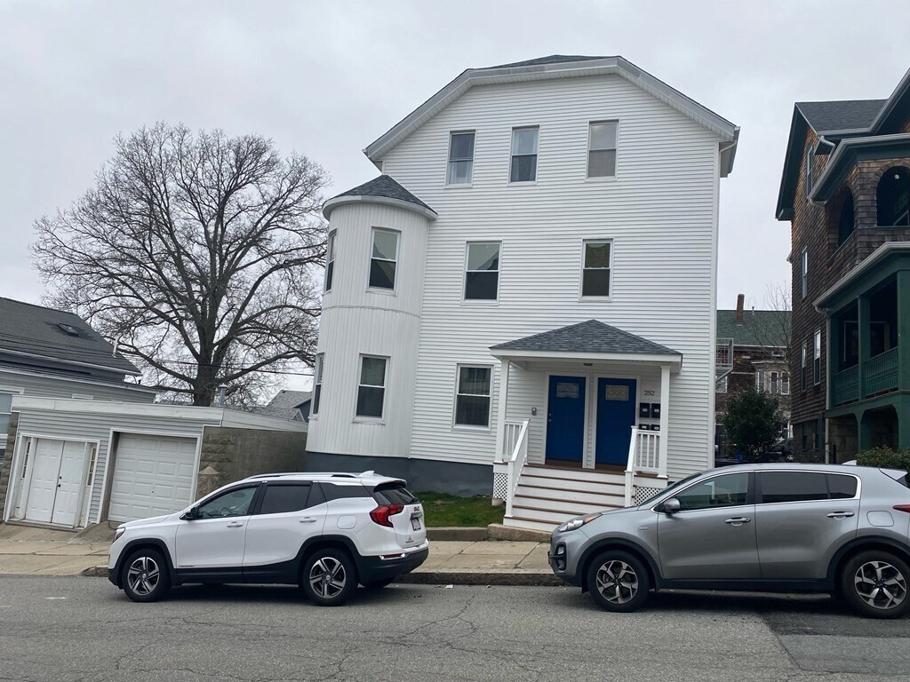 252 Maple St Unit 3, Fall River, MA 02720 Room for Rent in Fall River