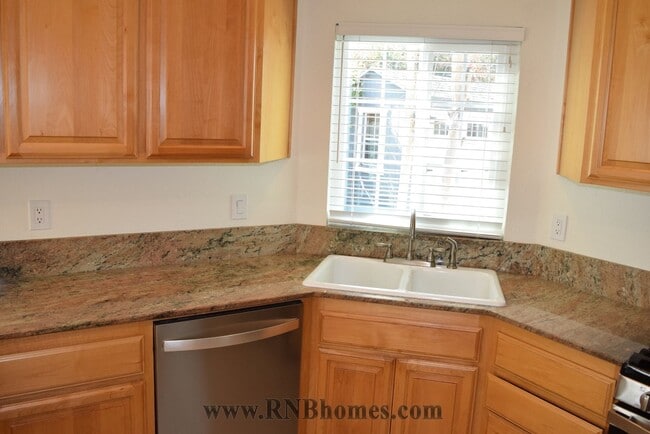 Building Photo - 3430 Rachel Ct