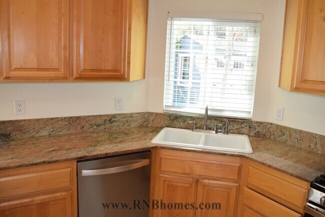 Foto del edificio - 3430 Rachel Ct