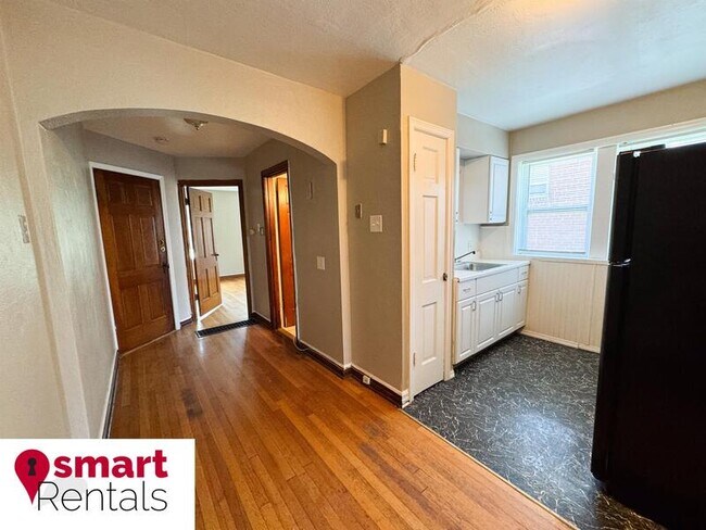 Building Photo - 4924 Kemper Avenue - 2F