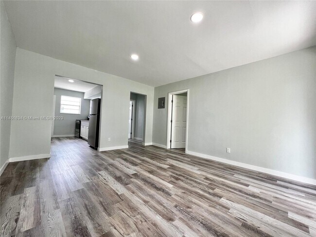 Foto del edificio - 829 NW 10th St