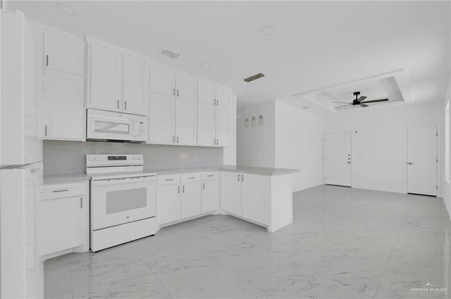 Building Photo - 12 E St