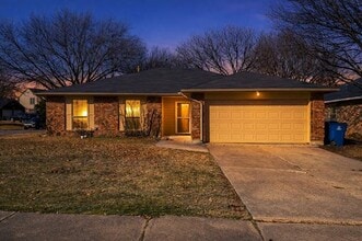 Building Photo - 1420 Superior Dr