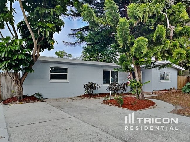 Building Photo - 10805 117th Avenue Largo FL