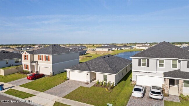 Foto del edificio - 527 Glaspell Cir SE