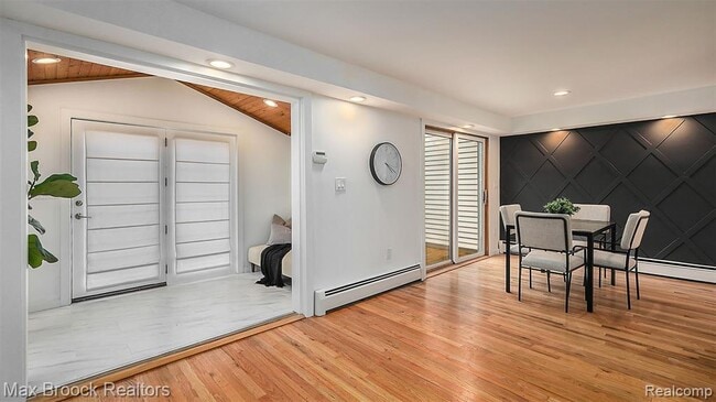 Foto del edificio - 343 S Elm St