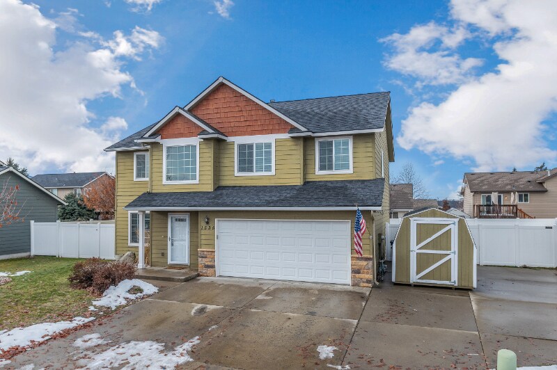 Primary Photo - 1535 N Jupiter Ct