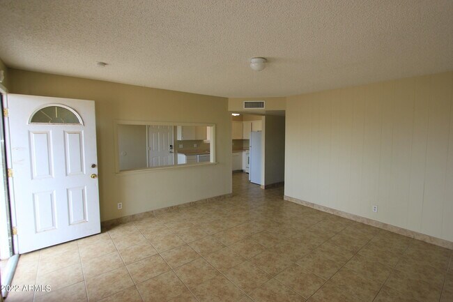 Foto del edificio - 1009 E Doan St