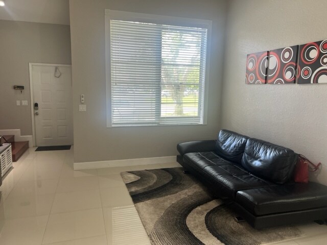 Building Photo - 650 Woodgate Cir