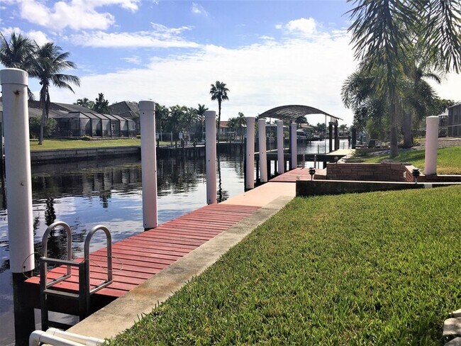 Foto del edificio - Cape Coral Gulf Access Pool Home