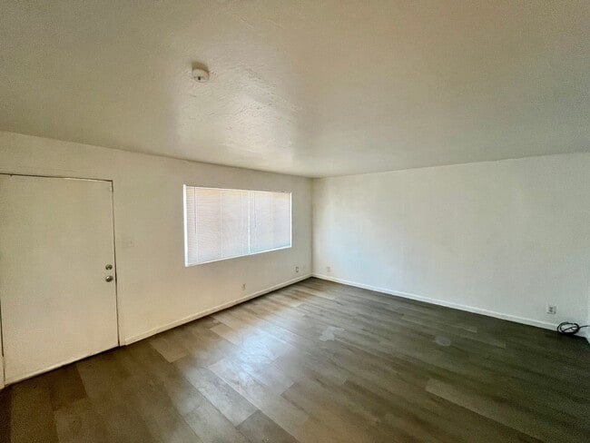 Building Photo - 151 Catron Dr