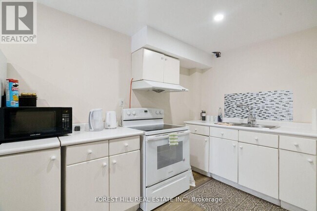 Building Photo - 53 Noble Dr