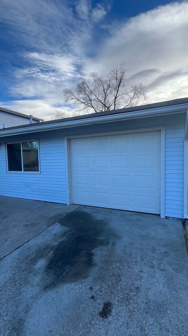 3468 Springnite Dr, Colorado Springs, CO 80916 House Rental in