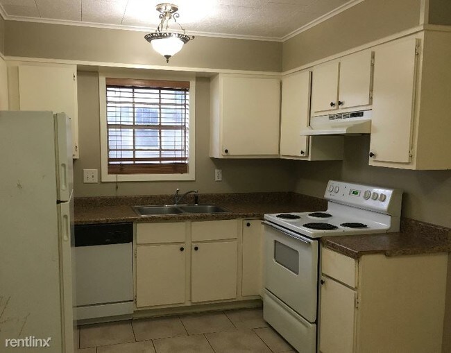 Foto del edificio - 600 E St Mary Blvd