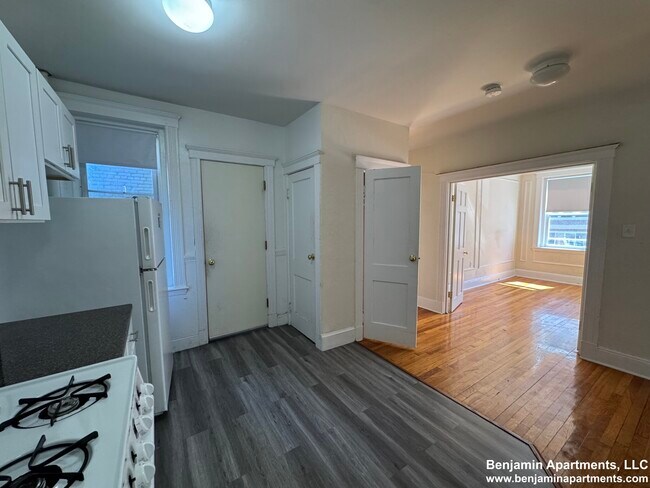Building Photo - 5 Vinal St