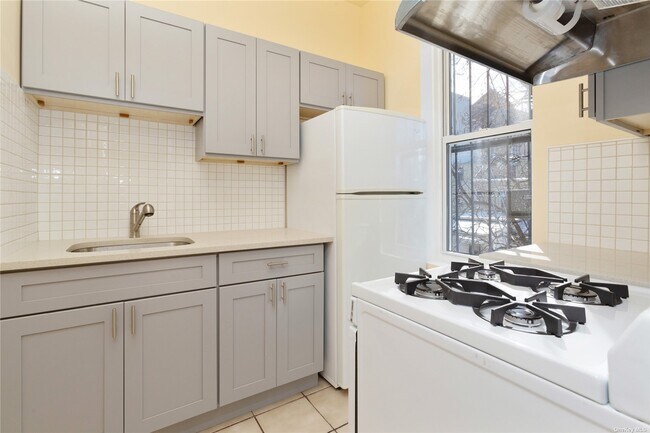 Foto del edificio - 374 Hawthorne St