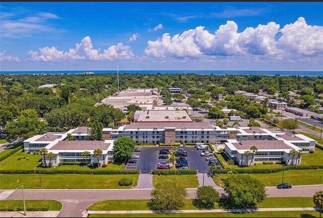 Foto del edificio - 6100 12th St S