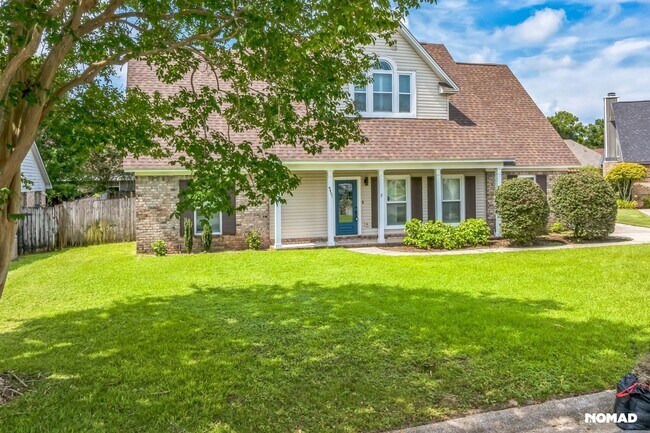 Foto del edificio - Spacious 4BR House in Pensacola; Pool