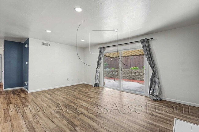 Building Photo - Beautiful Single Story 4 Bed/2 Bath Home In Santee, San Diego!