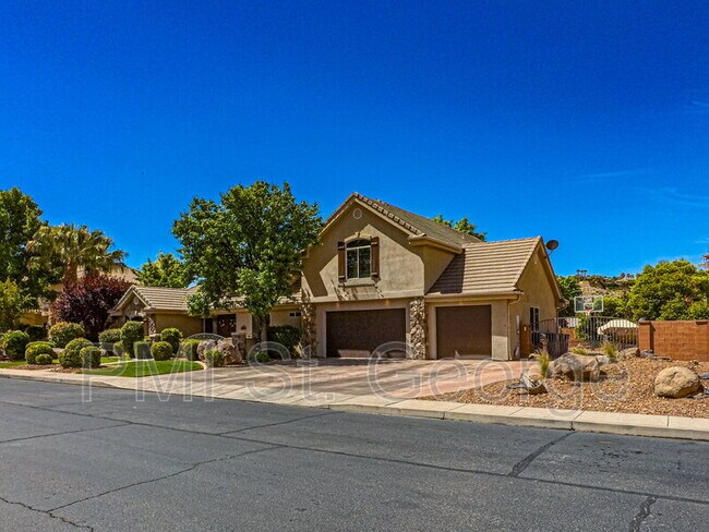 Building Photo - 2478 E Springs Dr