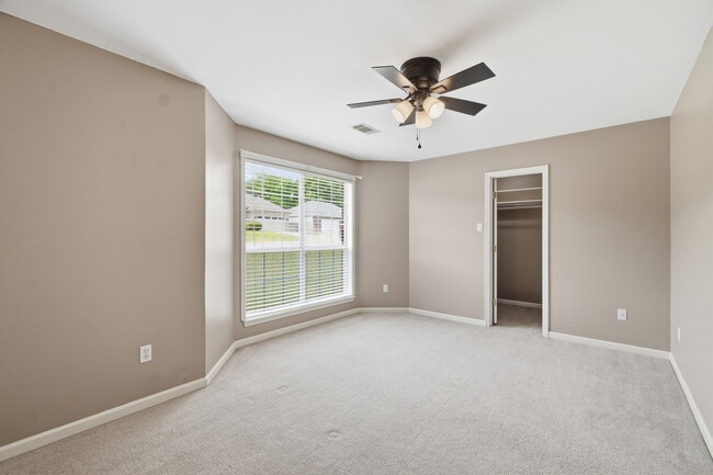 Building Photo - 1 Zircon Dr
