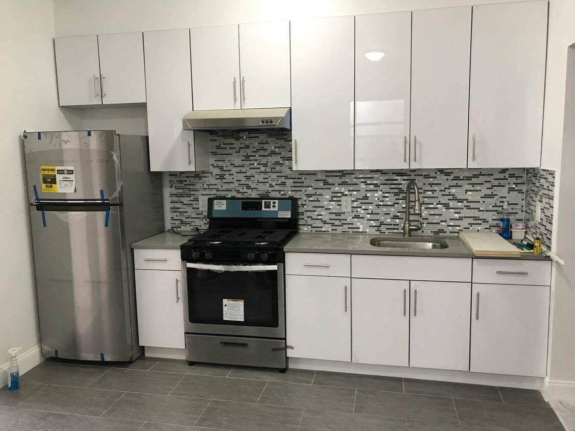 Foto principal - 4141 63rd St