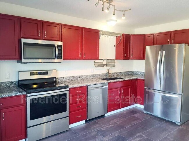Foto del edificio - 2044 Oakcrest Cir