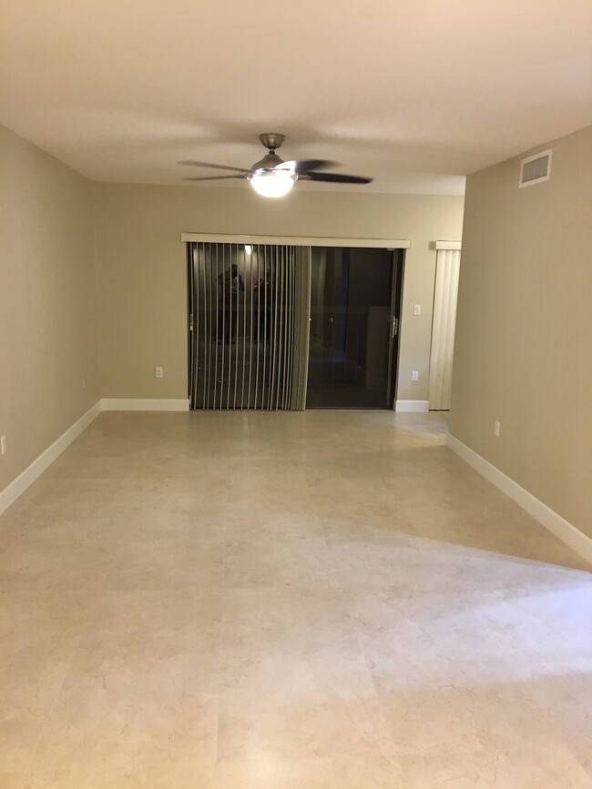 Foto del edificio - 5700 SW 127th Ave