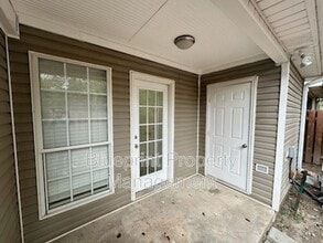 Building Photo - 210 Rocky Ridge Dr