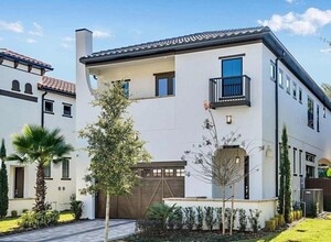 Building Photo - 8202 Via Vittoria Way