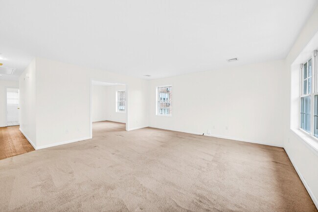 Large dining room - 97 Spruce St