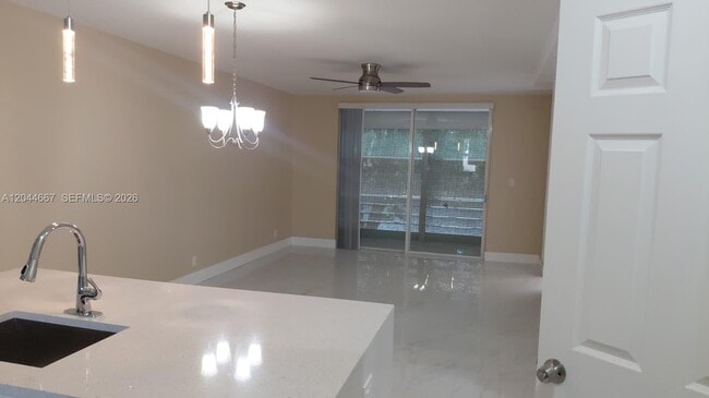 Foto del edificio - 5335 NW 10th Ct