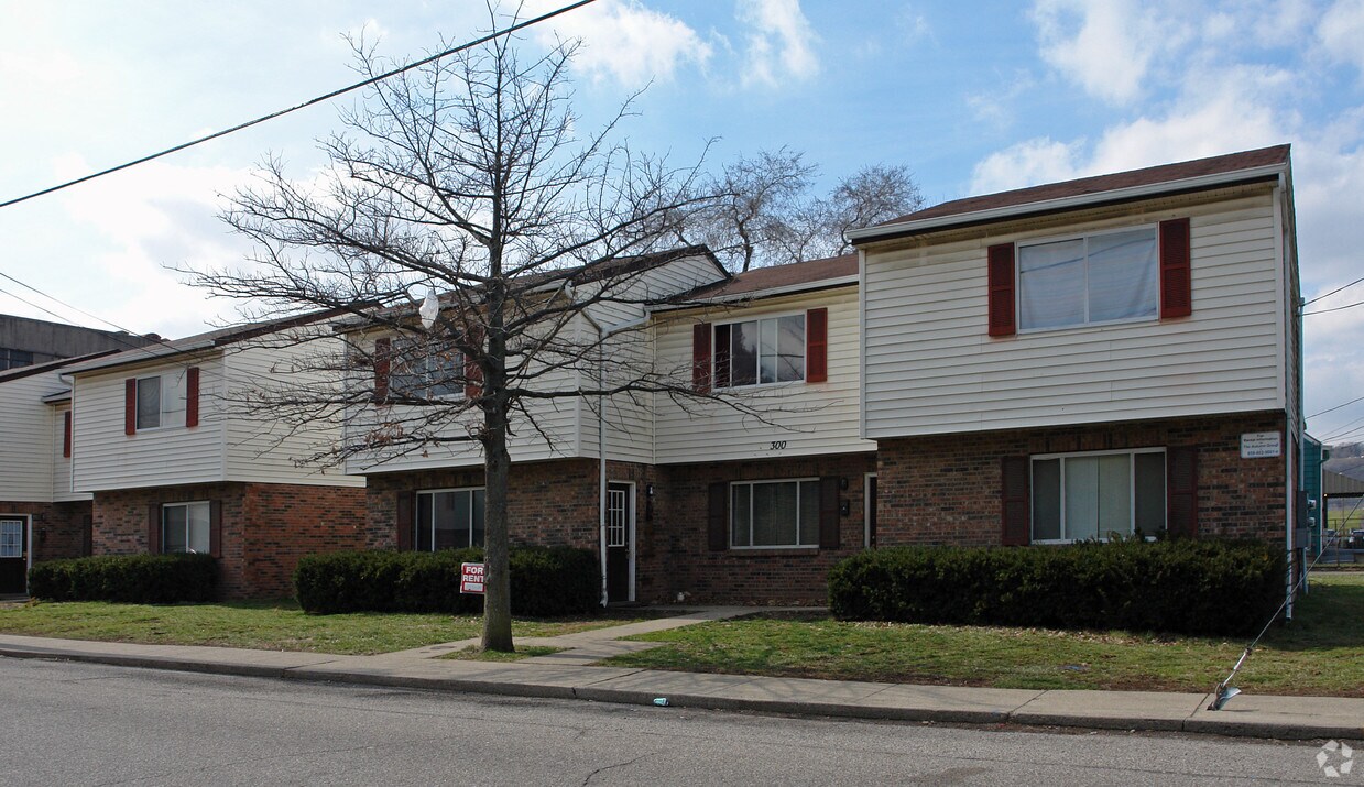 Building Photo - 300-306 Clay Ave