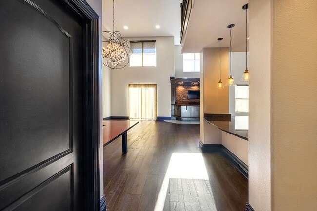 Building Photo - Manhattan Condo Penthouse
