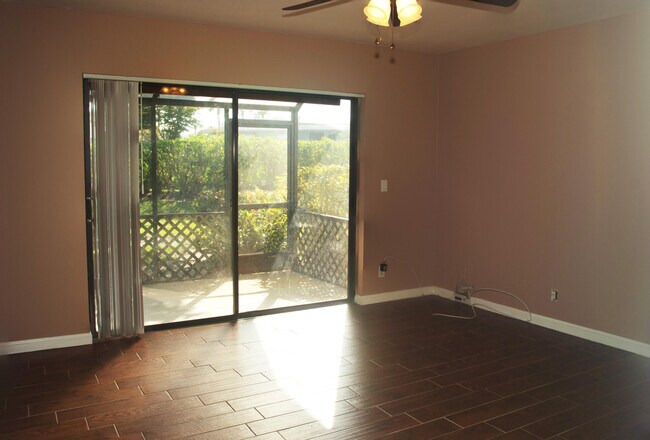 Foto del edificio - 2265 SW 22nd Ave