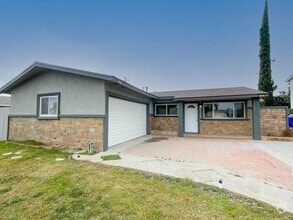 Building Photo - 6638 Lilac Ave