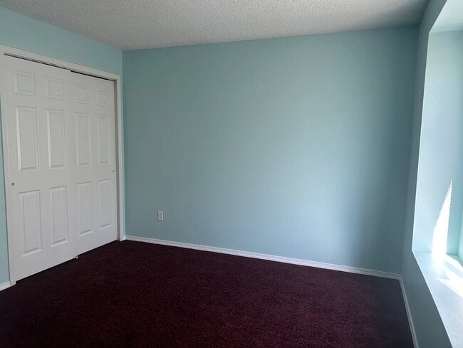 Building Photo - 1501 Coolcrest Dr