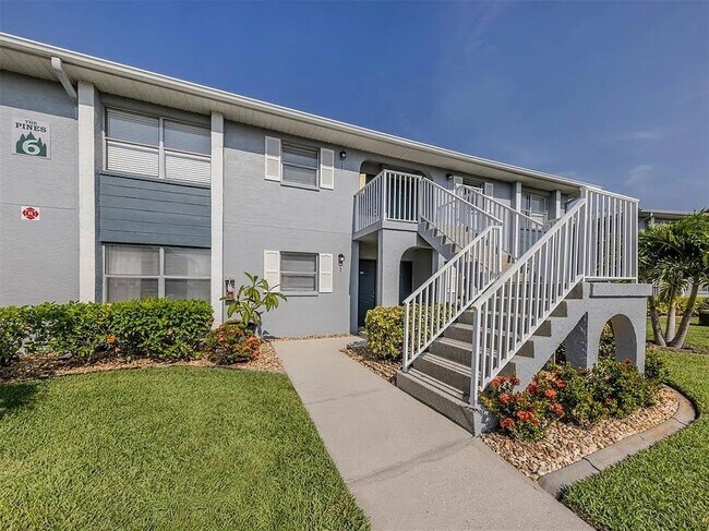 Foto del edificio - 25050 Sandhill Blvd