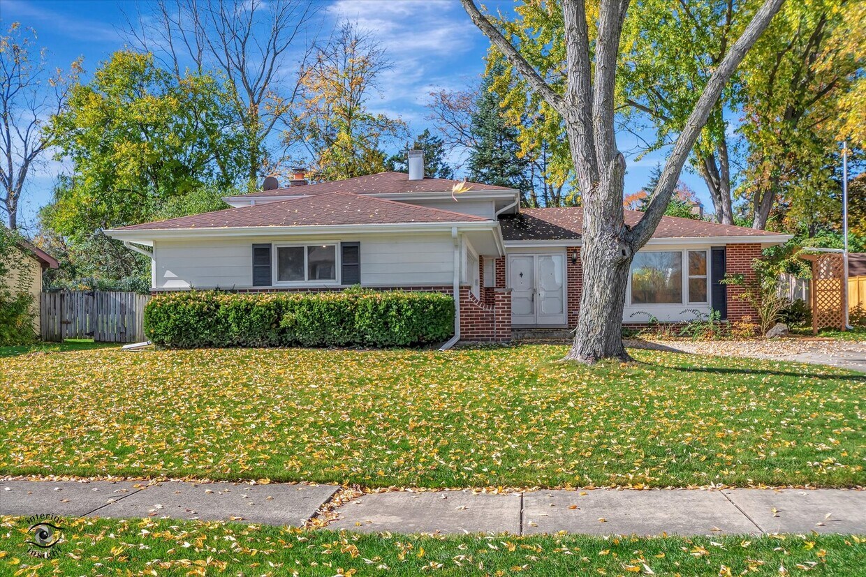 Primary Photo - 570 Lynn Dr