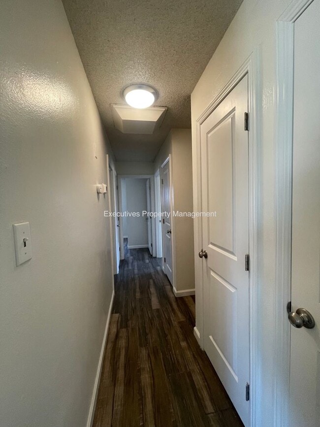 Foto del edificio - 3200 Virginia St