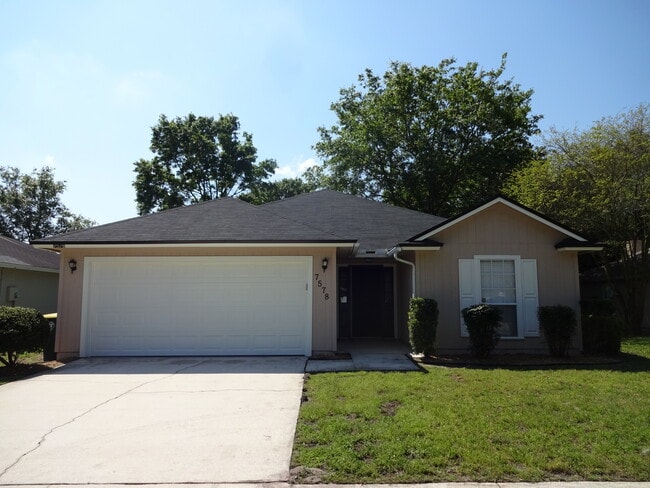 Building Photo - 7578 Fawn Lake Dr N