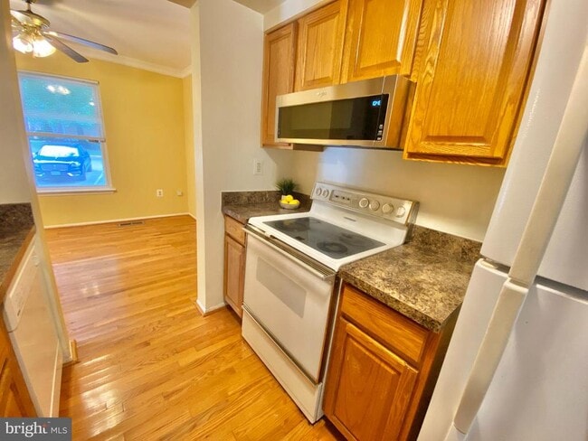 Building Photo - 6450 Blarney Stone Ct